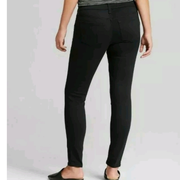 Isabel Maternity by Ingrid & Isabel Inset Panel Jeans - Picture 3 of 3